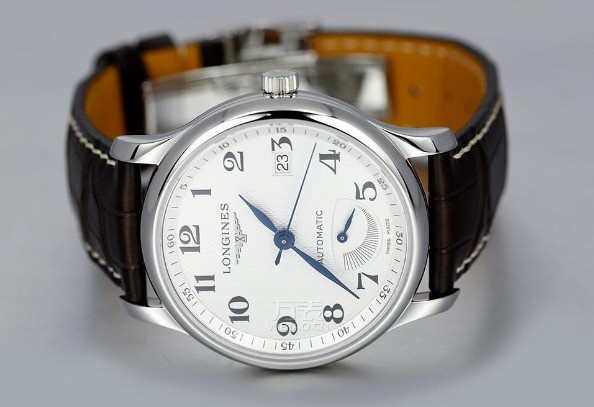 精妙修復:浪琴腕表劃痕解決技巧大揭秘(圖) 精妙修復:浪琴腕表劃痕解決技巧大揭秘(圖)