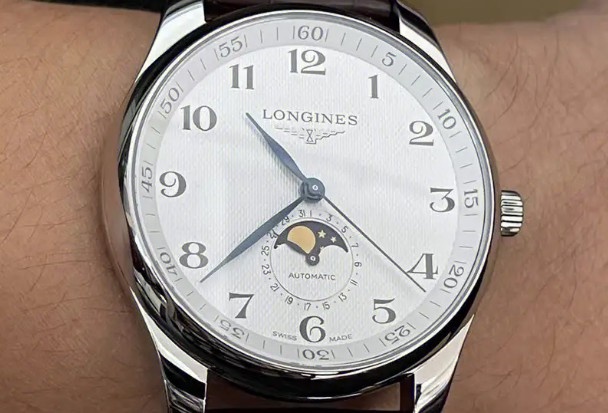 浪琴手表表蒙修復秘籍:輕松解決瑕疵,煥新您的愛表(圖) 浪琴手表表蒙修復秘籍:輕松解決瑕疵,煥新您的愛表(圖)